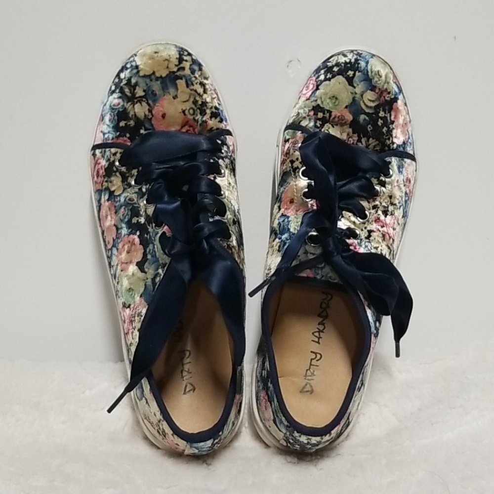 Dirty Laundry floral shoes